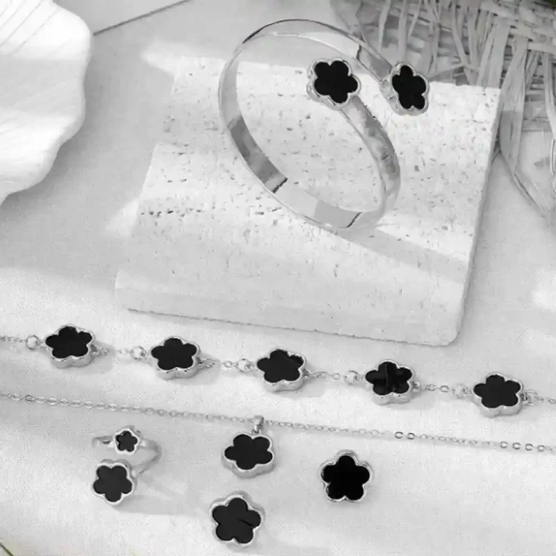 5 piece lucky five petal flower jewelry set