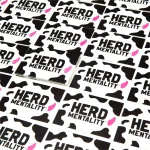 herd mentality: udderly funny family board game | easy & fun for big groups of 4 20 players | includes 20 extra exclusive questions